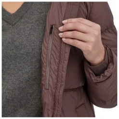Patagonia Women's Silent Down Long Parka - Mantel 11 Patagonia Women's Silent Down Long Parka - Mantel -Maier Sports Verkäufe patagonia womens silent down long parka mantel detail 5